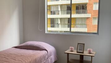 2 chambres, fer et planche Ă repasser, Wi-Fi, draps fournis