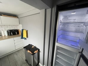 House | Private kitchen | Fridge, microwave, oven, stovetop