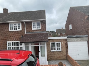 House | Exterior - Beautiful 3-bed House in Romford (Romford)