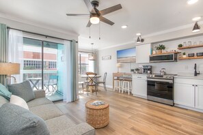 Interior - Cozy 1BR Steps to Beach | 2Pools | Prime Location Walkable & Newly Updated! (Gulf Shores)