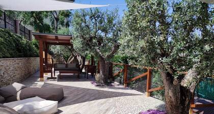 Finely furnished apartment a stone's throw from the sea with swimming pool, gym, WiFi