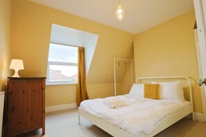 4 chambres, fer et planche à repasser, lit parapluie, Wi-Fi