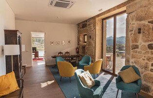 56-英寸智能电视（配备卫星频道）