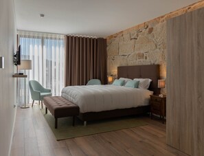 Habitación doble superior | Ropa de cama de alta calidad, edredón, camas Select Comfort y minibar 