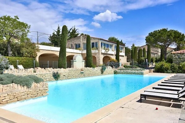 Pool - Lovely dry-stone Bastidon in a private estate with swimming pool. (Gordes)