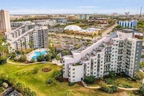 Exterior - INTERNATIONAL dr/UNIVERSAL 2 BEDROOMS KING SUITE with free parking  (Orlando)