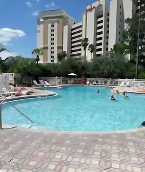Piscina interna, piscina externa