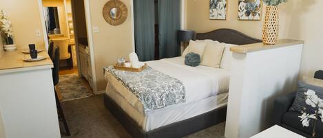 1 habitación, tabla de planchar con plancha, wifi y ropa de cama