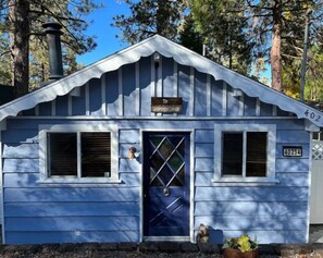 Exterior - The Gingerbread Cottage (Big Bear Lake)