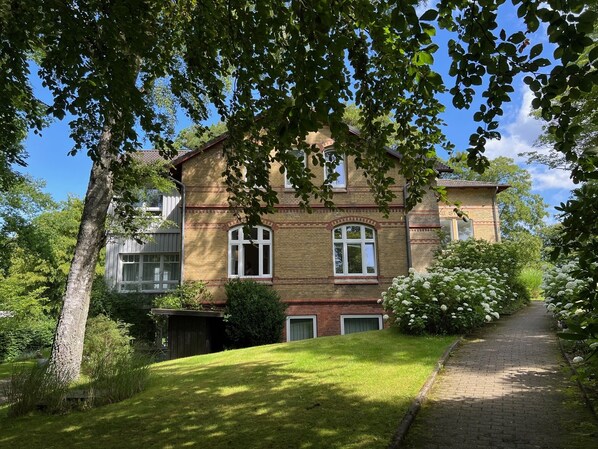 Front of property - Aarskogs Boutique Hotel (Gluecksburg)