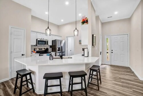 Modern Monroe Home, Close to CLT