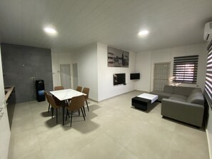 Interior - Knusse Vakantie Woning Voor Kort of Lang Verblijf. Volledige Gemeubileerd (Paramaribo)