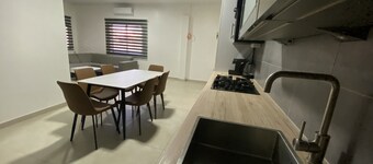 Knusse Vakantie Woning Voor Kort of Lang Verblijf. Volledige Gemeubileerd