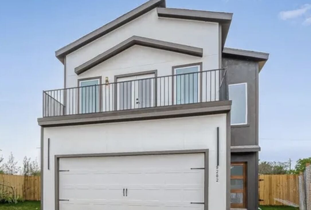 Modern 2024 New Home 10 minutes from Downtown, Close to Medical Center