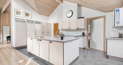 Lovely home in Blåvand with kitchen