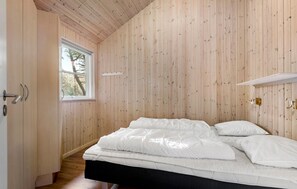 10 soverom, reiseseng for barn og wi-fi (inkludert)