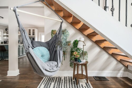 !NEW! MCM Retreat in Downtown Decatur