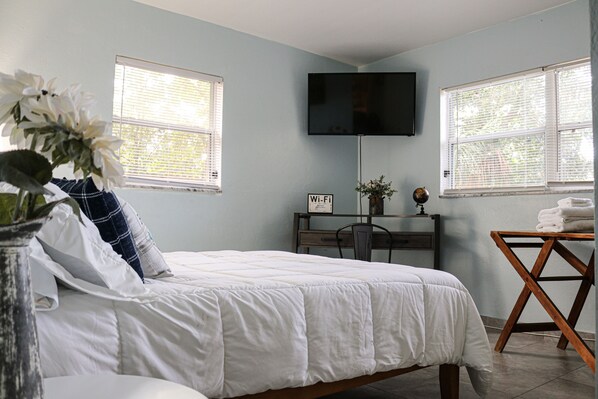 2 chambres, fer et planche à repasser, Wi-Fi, draps fournis