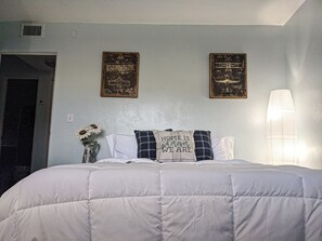2 chambres, fer et planche à repasser, Wi-Fi, draps fournis