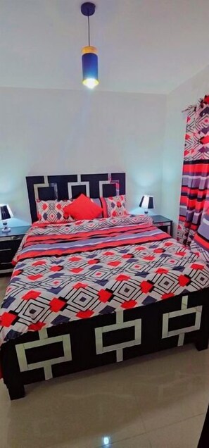 2 bedrooms, iron/ironing board, free WiFi, bed sheets