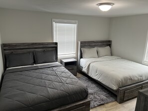3 bedrooms, desk, iron/ironing board, travel cot