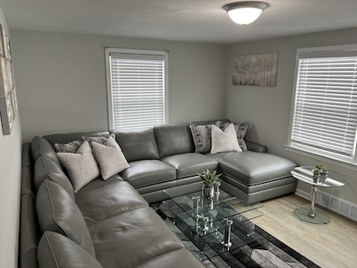 Cozy Retreat Near LeMoyne & Syracuse University