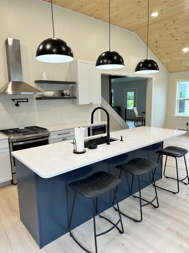  A Tranquil Coastal Retreat