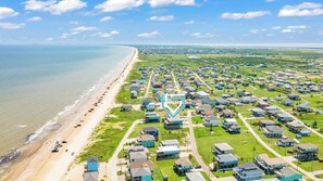 Beach nearby - 2nd Row | Seaviews | 2 Kitchens | Small Dogs OK (Crystal Beach)