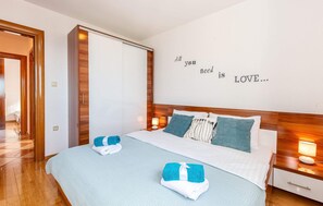 2 bedrooms, iron/ironing board, travel crib, free WiFi