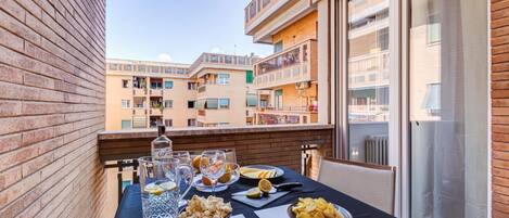 屋外ダイニングエリア