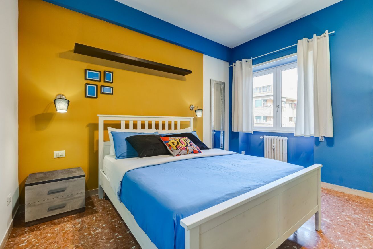 3 bedrooms, desk, iron/ironing board, travel crib