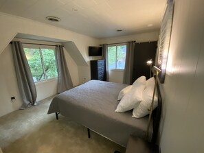 3 bedrooms, iron/ironing board, travel cot, free WiFi