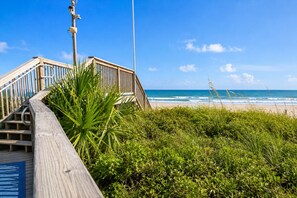 On the beach - Couples Quiet Oceanfront Escape- SeaWatch 903 NT (Myrtle Beach)