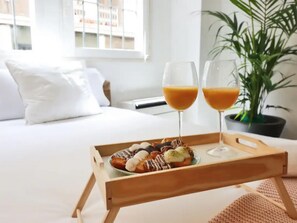 1 bedroom, iron/ironing board, internet, bed sheets