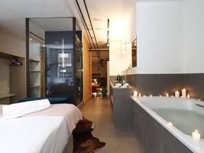 Shower, hair dryer, towels