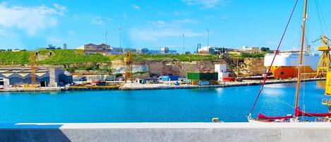 Appartement Panoramique, 1 lit une place, non-fumeur, vue port | Terrasse/Patio