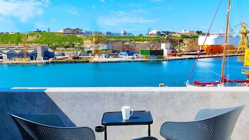 Panoramic Apartment, 1 Single Bed, Non Smoking, Harbour View | Terrace/patio