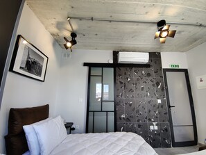 Apartamento panorâmico, 1 cama de solteiro, para não fumantes, vista para o porto | 1 quarto, lençóis italianos Frette, roupas de cama premium