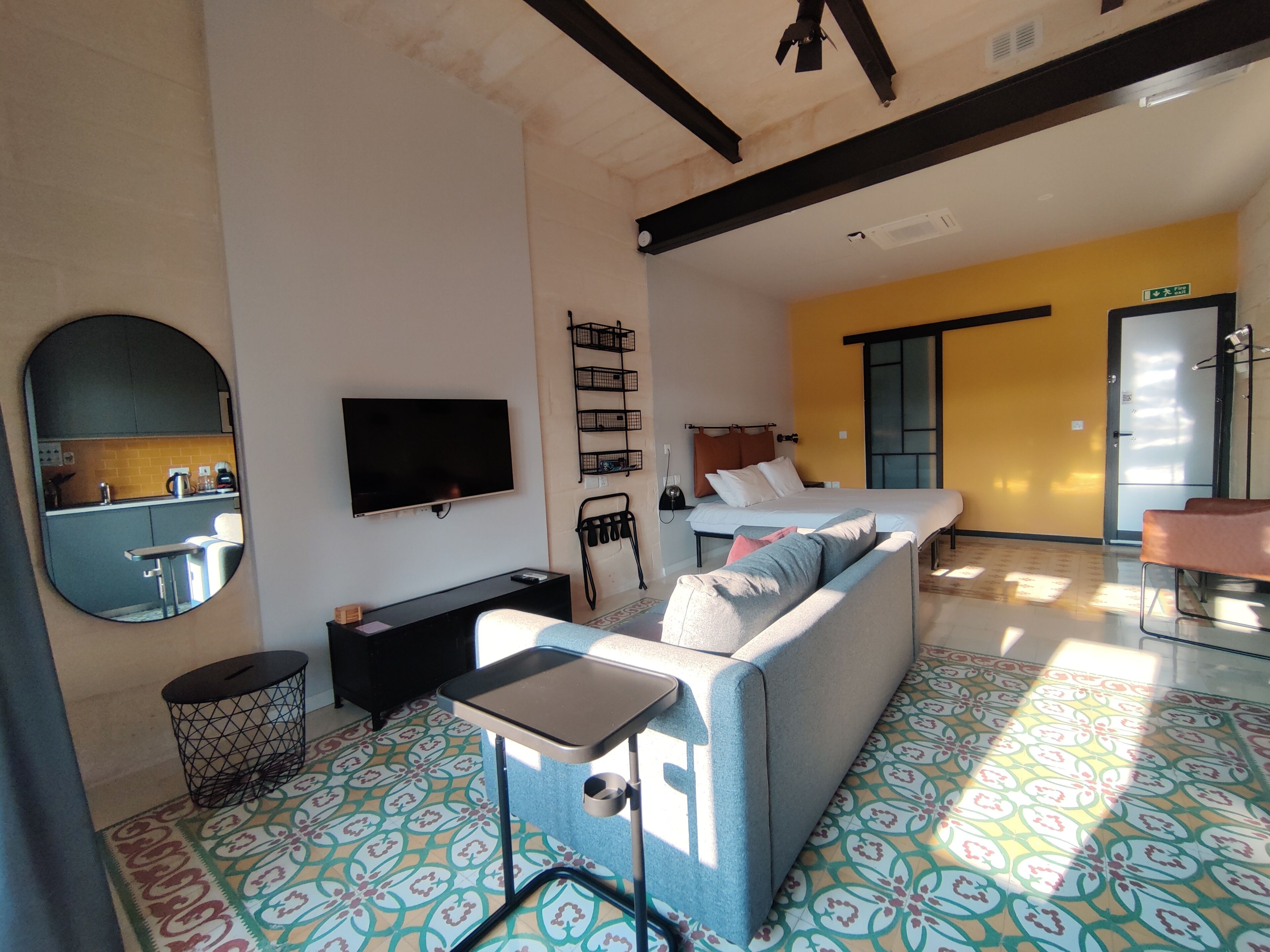 Smart TV, Netflix, filmes pagos, serviços de streaming