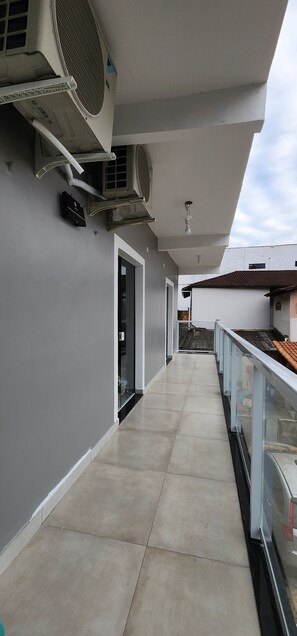 Exterior detail - Studio Completo e Confortável a 300 mts do Shopping (Balneário Angra dos Reis)