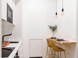 Fridge, microwave, oven, dishwasher - Charming Almudena II (Madrid)