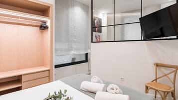 1 slaapkamer, een strijkplank/strijkijzer, internet, beddengoed