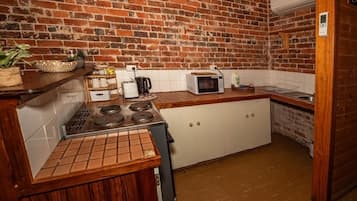 Cottage | Private kitchen | Electric kettle
