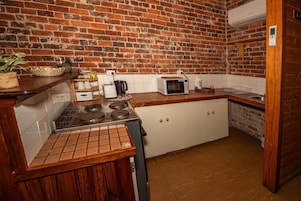 Cottage | Private kitchen | Electric kettle