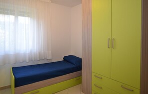 7 bedrooms, travel crib, free WiFi, bed sheets - Cozy home in Marina di Modica with WiFi (Marina di Modica)
