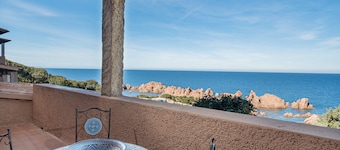 Fabulous apartament with terrace by the sea