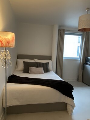 1 soverom, skrivebord, wi-fi og sengetøy