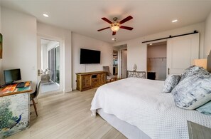 4 bedrooms, iron/ironing board, WiFi, bed sheets - Luxury new condo steps to the beach with Gulf Views, heated pool, & hot tub (Madeira Beach)