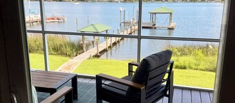 Blackwater Bay Bungalow - Pet friendly waterfront home!