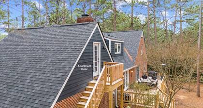 The Knollwood Inn located less than .5 miles from Pine Needles Golf Course!